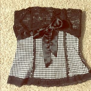 CUTE TOP!!! Plaid lace strapless!